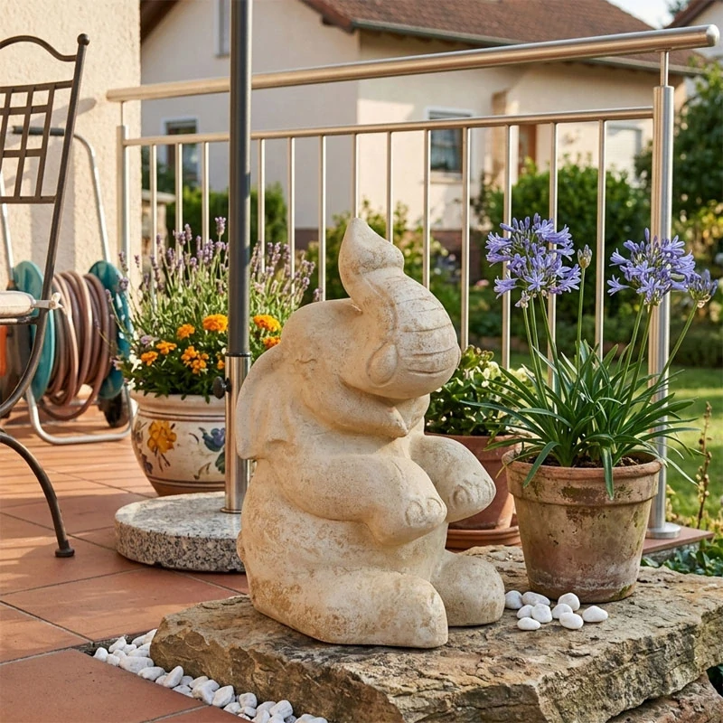 Sedící slon z umělého pískovce