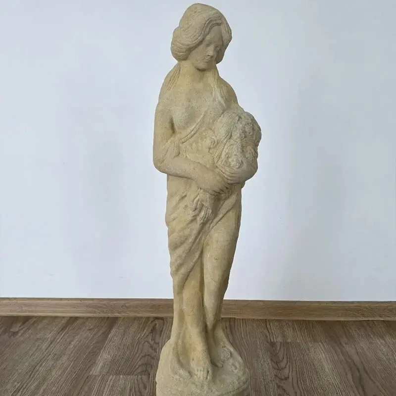 Zahradní socha dívky s kyticí 80cm II. jakost