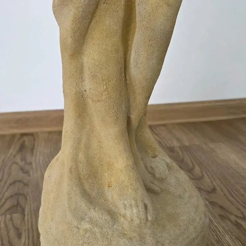 Zahradní socha dívky s kyticí 80cm II. jakost