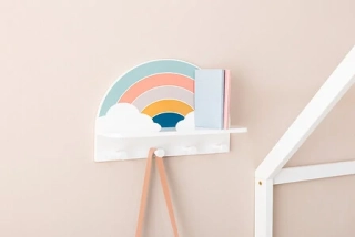 Dětská polička s věšáky Duha
